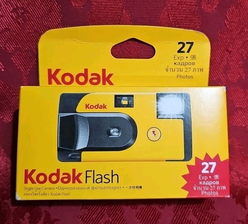 Kodak Flash Single Use 35mm Camera 27 Exposures Expired 07/2011 Sealed Import - Picture 2 of 5