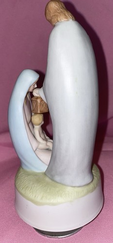 Caja de música romana vintage de porcelana de la Sagrada Familia O Noche Santa Jesús María José - Imagen 3 de 8