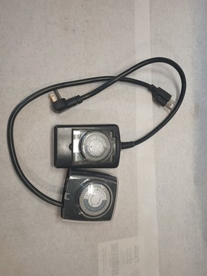 Outdoor Timer Utilitech 2- outlet & Generic 1 Outlet Lot Of 2