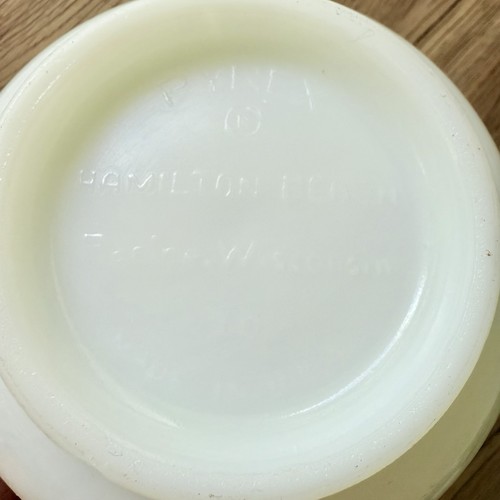 2 Vintage Pyrex Mixing Bowls With Spout Milk Glass And Clear - Picture 7 of 8