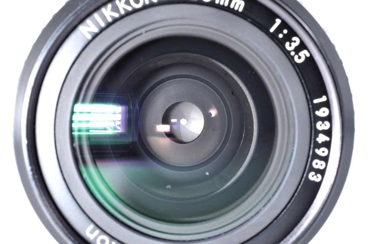 Nikon Ai Nikkor 28mm F/3.5 MF Wide Angle Lens From Japan [Near