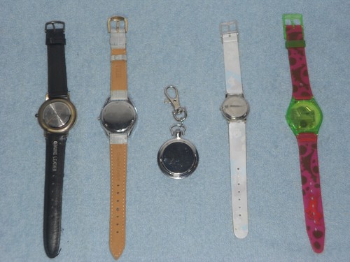 5 VINTAGE FRED FLINTSTONES UHREN - 4 ARMBANDUHREN & 1 TASCHENUHR - Z542 - Bild 6 von 10