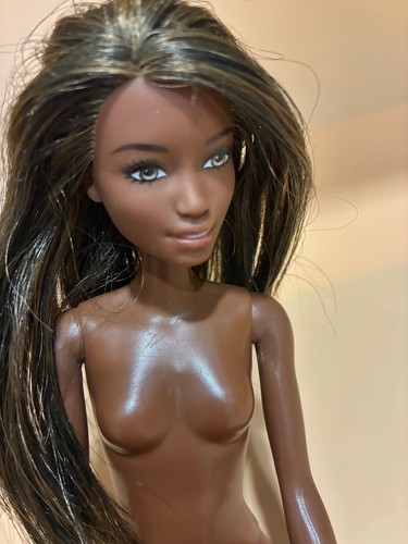 Barbie bambola etnica nuda piedi piatti usata può snell muffa capelli cattivi 2015 - Foto 5 di 12