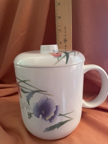 NEW! Giant Coffee Cup. 6” H. With Lid. Acrylic. Light Weight. Mint Condition.