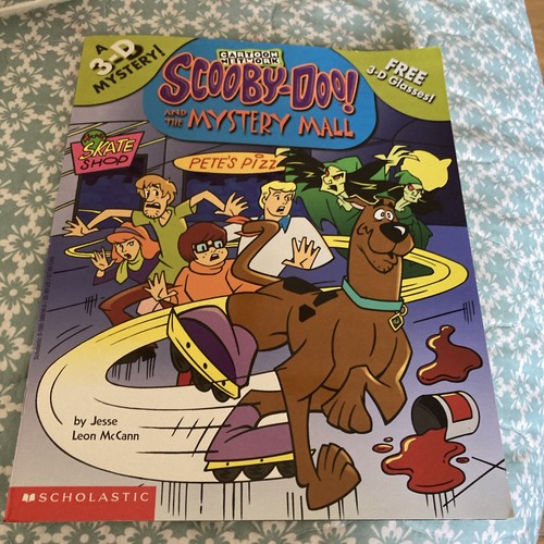 The Mystery Mall Paperback Jesse Leon McCann - Picture 1 of 4