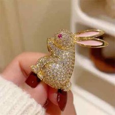 Broche broche de conejo de corte redondo de 2 quilates de moissanita real chapado en oro amarillo de 14 quilates plateado