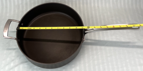 Kirkland Signature Padella per salsa anodizzata antiaderente 5 qt con manico e coperchio - Foto 10 di 14