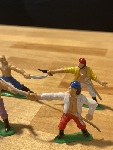 Lot of 8 Pirate Figures Toys Figurines Plastic Small Size Cake Toppers Toys Seal - Picture 12 of 12