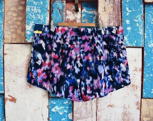 Women's Old Navy Mid-Rise StretchTech Run Shorts 3 In SIZE 3X Multicolor NEW - Picture 5 of 9