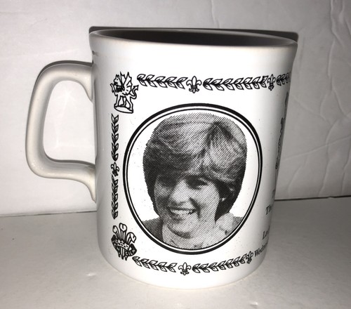 Tasse à café mariage du prince de Galles et de Lady Diana juillet 1981 famille royale - Photo 1 sur 8