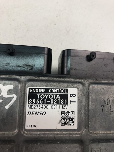 LT2425 TOYOTA Control Unit 89661-02T81 MB275400-0911 - Picture 4 of 4