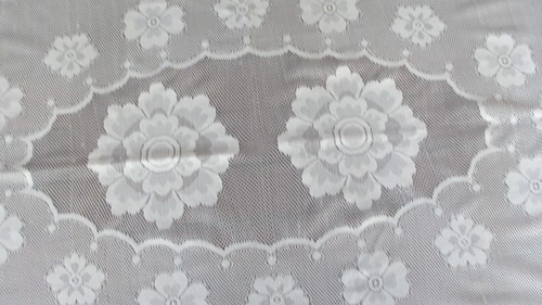 Vintage creamy white Lace polyester Tablecloth 182 cms x 130 cms - Picture 2 of 10