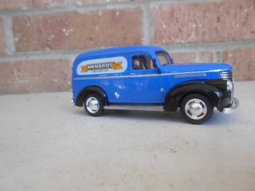 Menard O Scale #279-4221 Menards Panel Truck Blue & Black - Picture 3 of 9