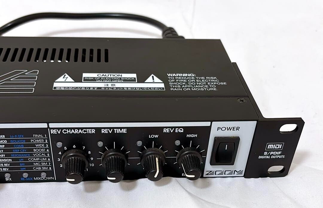 Zoom RFX 2200 digital reverb multi-effector ,w/power cord Zoom RFX 2200 digital reverb multi-effector ,w/power cord