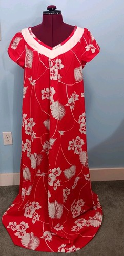 Vintage HILO HATTIE Hawaiian Muumuu Red Conch Shell Hibiscus Large Pockets NWT - Picture 2 of 16
