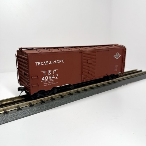 O Scale InterMountain OBTP 2347 Texas Pacific A.A.R. 40’ Boxcar #40347 mit Box