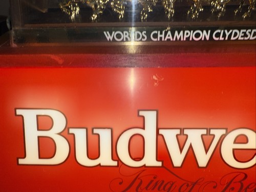 Budweiser world champion clydesdale team light With Bottle Opener Chain Working - Picture 4 of 15