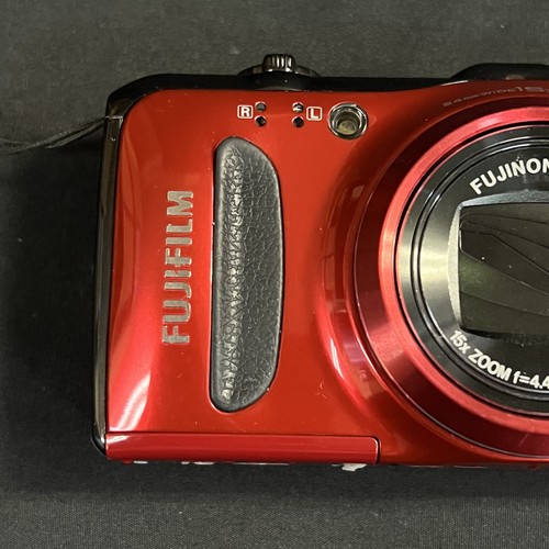 FUJIFILM FINEPIX F550EXR Red Digital Camera - Picture 4 of 17