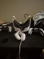 Meta Quest 3s/ 2 Ps5 Controllers 128GB
