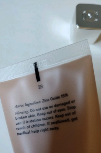 Merit The Uniform Tinted Mineral Sunscreen SPF45 - Shade 28 Fair NEW Exp: 02/27 - Picture 11 of 12