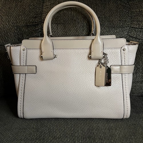 Bolso Bandolera Swagger 27 Taupe 34816 Usado en Excelente Condición Coach 2016 - Imagen 3 de 17