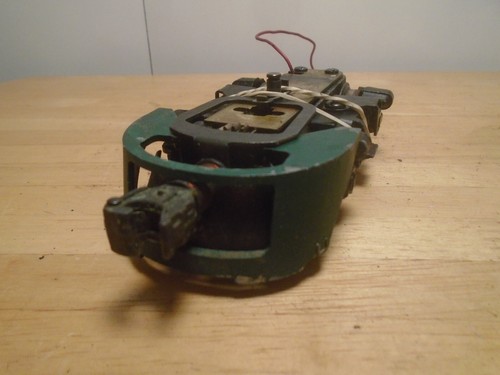 ORIGINAL POSTWAR LIONEL FRONT POWER TRUCK W/GEARS + APRON FOR F3 DIESELS - Picture 2 of 5