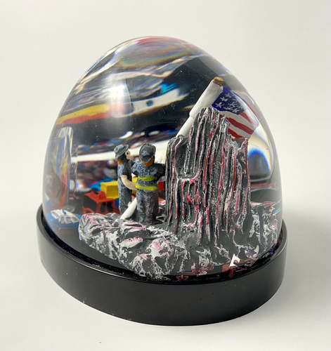 Ground Zero New York Snow Globe w/Red White & Blue Stars Inside 3.5" H - Picture 8 of 16