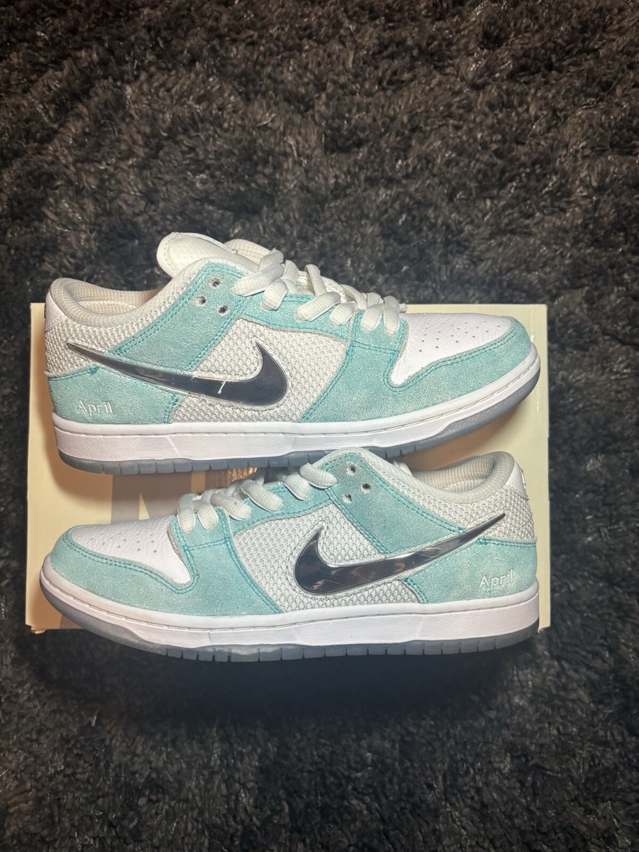 Size 7.5 - Nike SB Dunk Low x April Skateboards Turbo Green Size 7.5 - Nike SB Dunk Low x April Skateboards Turbo Green