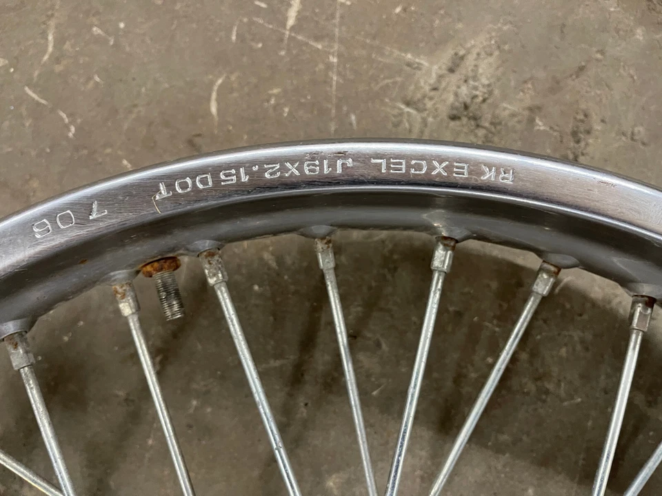 Llanta delantera Suzuki S40 LS650 Savage 1986 a 2007 19x2,15 19" 06 05 04 03 02 Foto 3 de 4