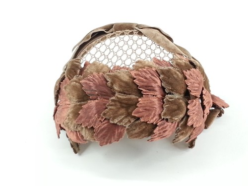 Sombrero Vintage Mediados de Siglo Rubor Taupe Hoja Óxido Motivo Terciopelo Arco - Imagen 2 de 8