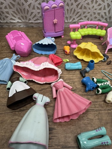 LOT Polly Pocket Princess Dolls Rubber Clothes Accessories - Picture 4 of 4