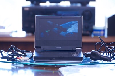 Toshiba SD-P1600 DVD Player Portable 7