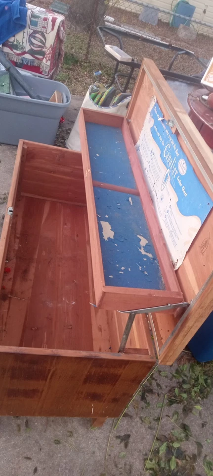 Manta rubia vintage Mid Century Cavalier cofre de cedro, sin cerradura Foto 4 de 4