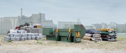 HORIZONTAL BALER / LOGGER for SALVAGE PROCESSING - HO Scale KIT 933-3631 - NEW - Picture 2 of 4
