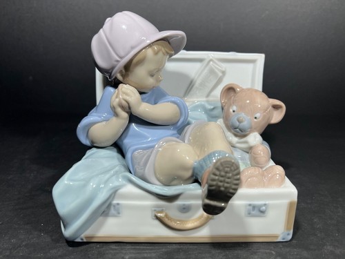 Lladro #6795 "My Favorite Place" - Picture 1 of 5