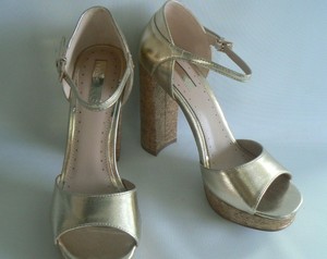 miss kg platform sandals