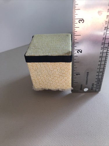 Dollhouse Miniature Table Small Round Side or End Table Yellow Navy 1:12 Scale - Picture 8 of 8