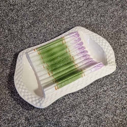 Vintage Asparagus Platter Surrounded By A White Wicker Edge design - Picture 2 of 13