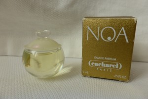 N85 Miniature De Parfum Cacharel Noa 7ml Edt Avec Boite Ebay