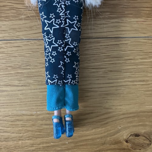 Mattel Vintage Barbie Hollywood Nails Doll - First Barbie of 2000, Model 17857 - Picture 10 of 10