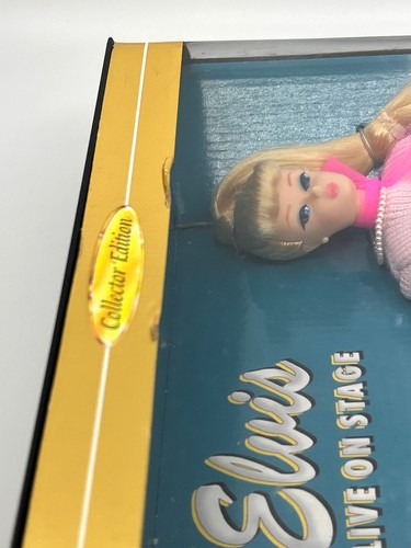 Barbie The Elvis Presley Collection Barbie Loves Elvis Set de Regalo 1997 Muñeca - Imagen 4 de 8