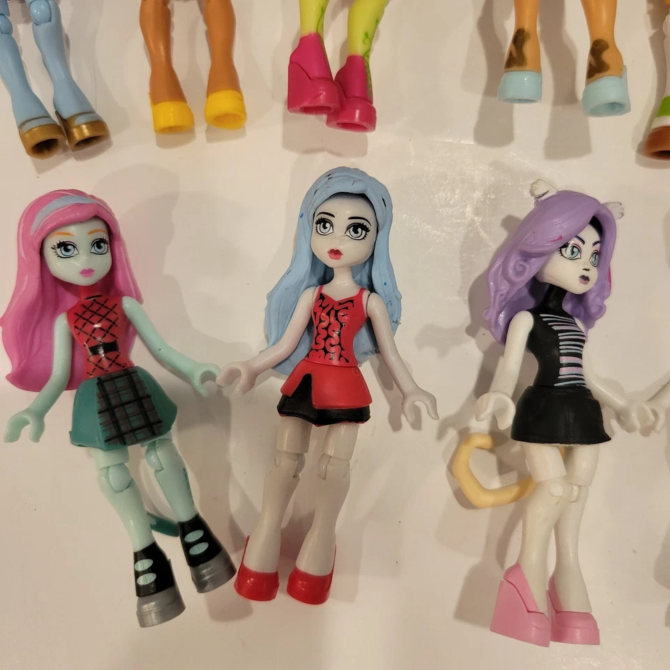 Mega Bloks Monster High Mini Figures lot - Image 4 of 4