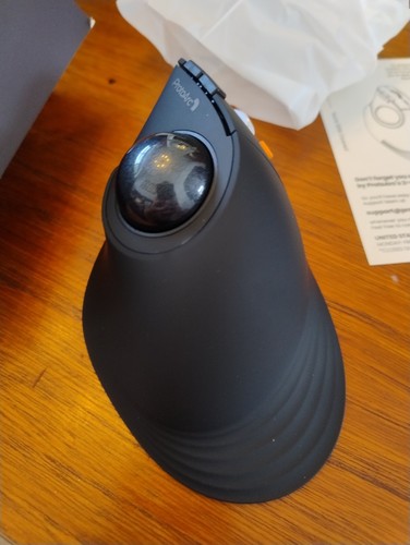 ProtoArc EM05 NL Vertical Trackball Mouse 2.4G + Bluetooth Dual Mode Tri-channel - Picture 3 of 14