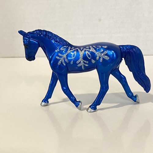 Breyer 2023 Blue Warmblood Swirls 'n Snowflakes Stablemate Holiday Blind Bag - Picture 9 of 12