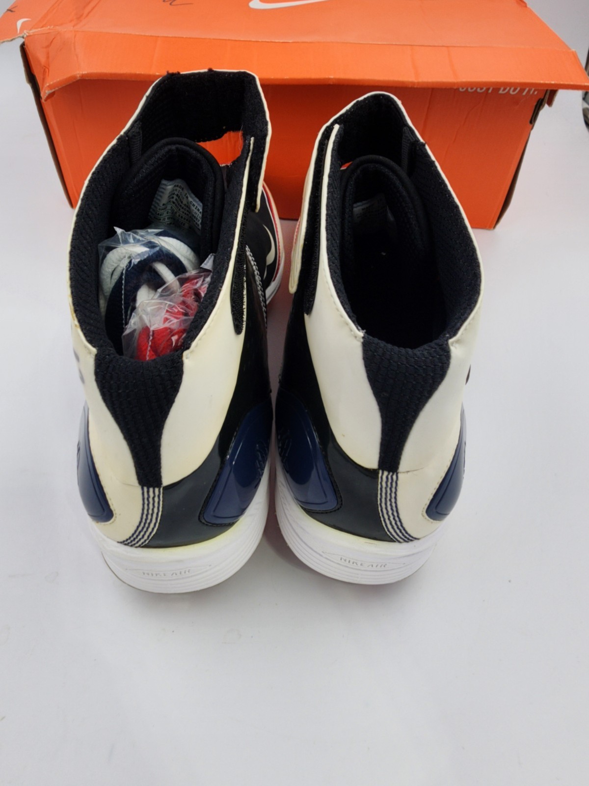 2009 Joe Mauer Game Sample Baseball Cleats Nike Air Huarache Signed Autographed 