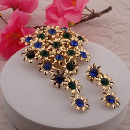 VTG Blue Green Rhinestone Daisy Flower Cluster Layered Gold Tone Pin Earring Set - Picture 4 of 5