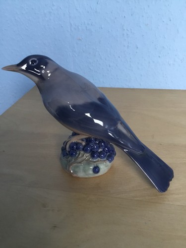ROYAL COPENHAGEN REDWING BIRD FIGURE No.1235 - Picture 2 of 4