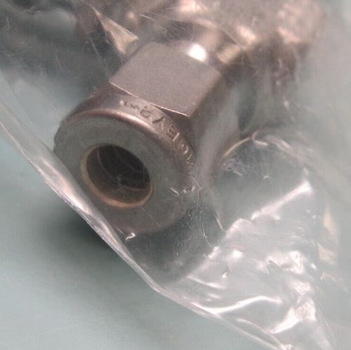 1/4" Swagelok SS-1RS4-SC11 Tube-Fitting Needle Valve SC-11 Cleaned NEW L23 - Picture 3 of 3