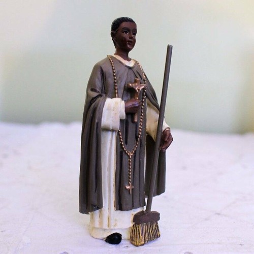 St. Martin De Porres Statue 4 inch Resin Gift Boxed Prayer Card Patron of Many - Picture 1 of 5