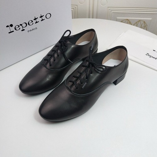 Repetto ZIzi The Iconic Oxford Shoes in Black and White for Women - Picture 10 of 22